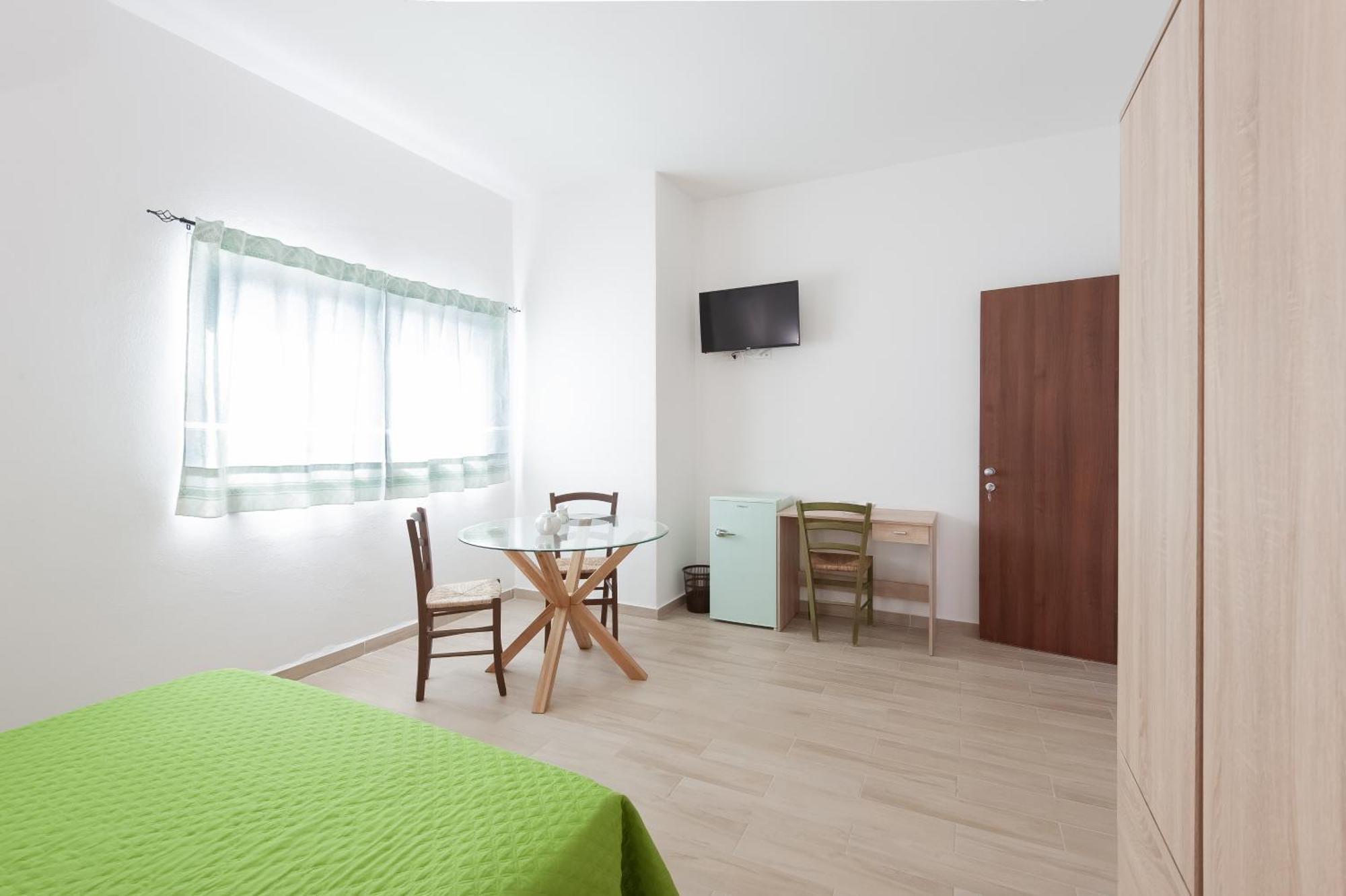 Beb Con Piscina Villa Del Borgo Badesi Exterior photo