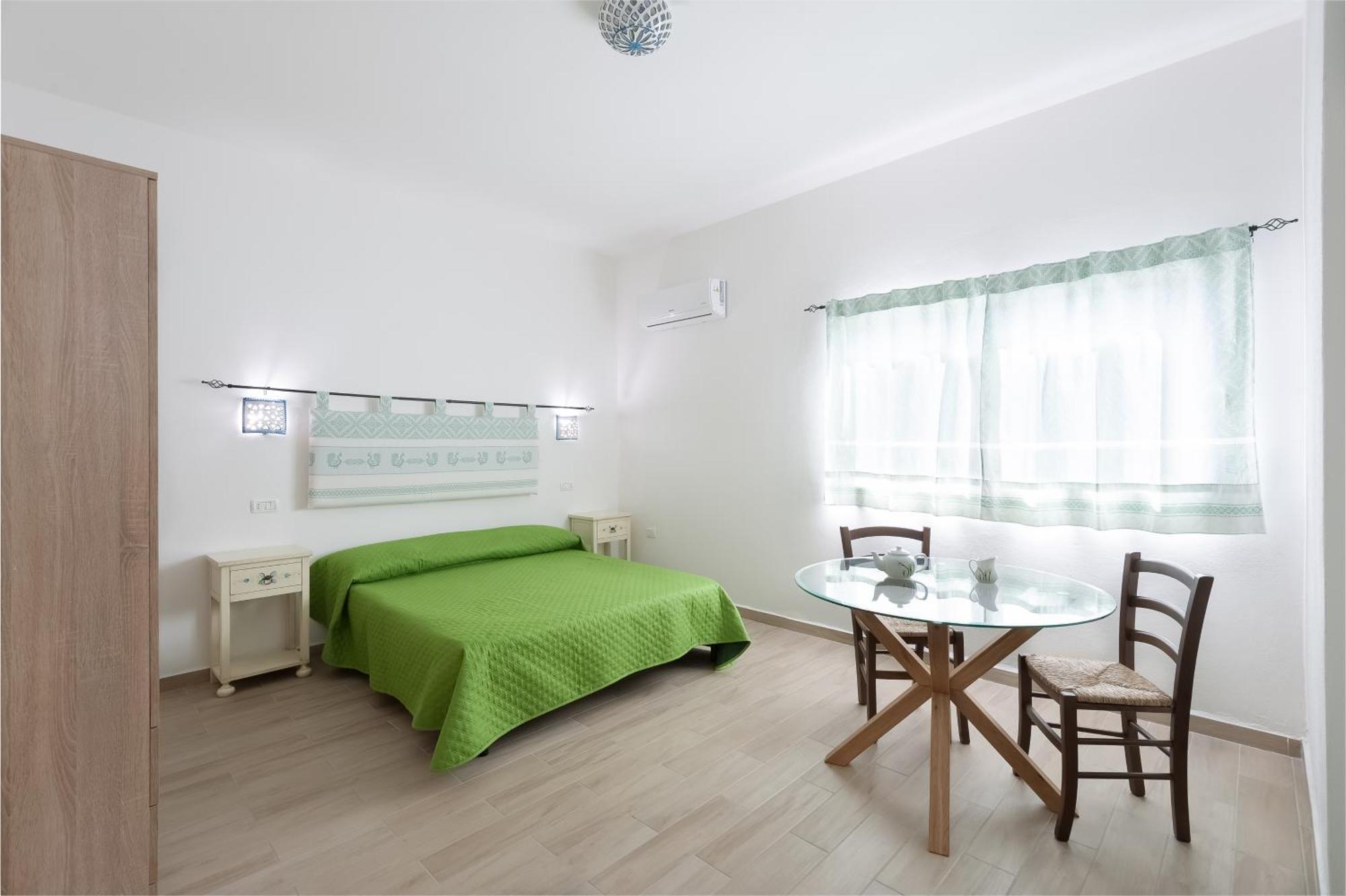 Beb Con Piscina Villa Del Borgo Badesi Exterior photo