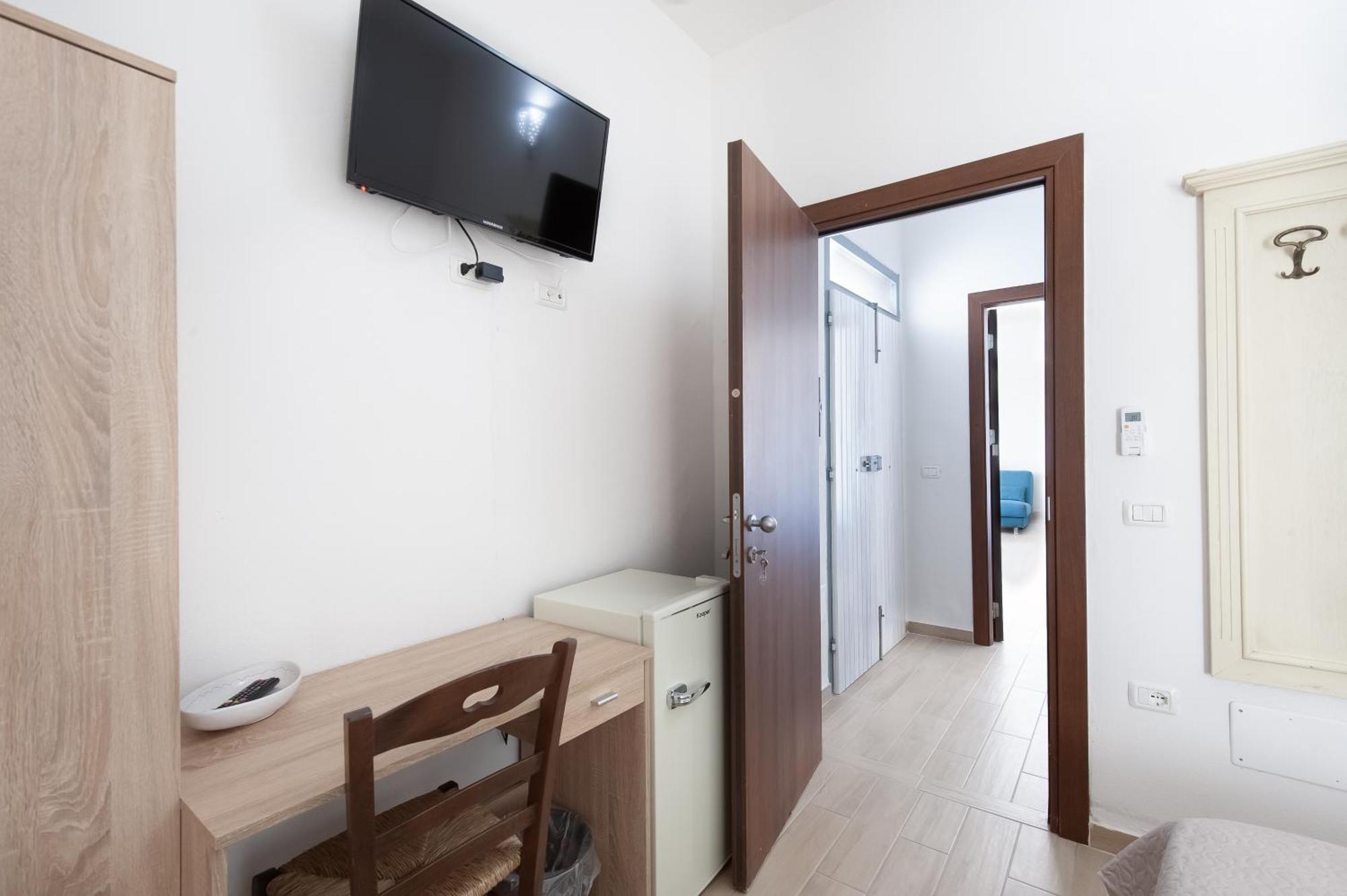 Beb Con Piscina Villa Del Borgo Badesi Exterior photo