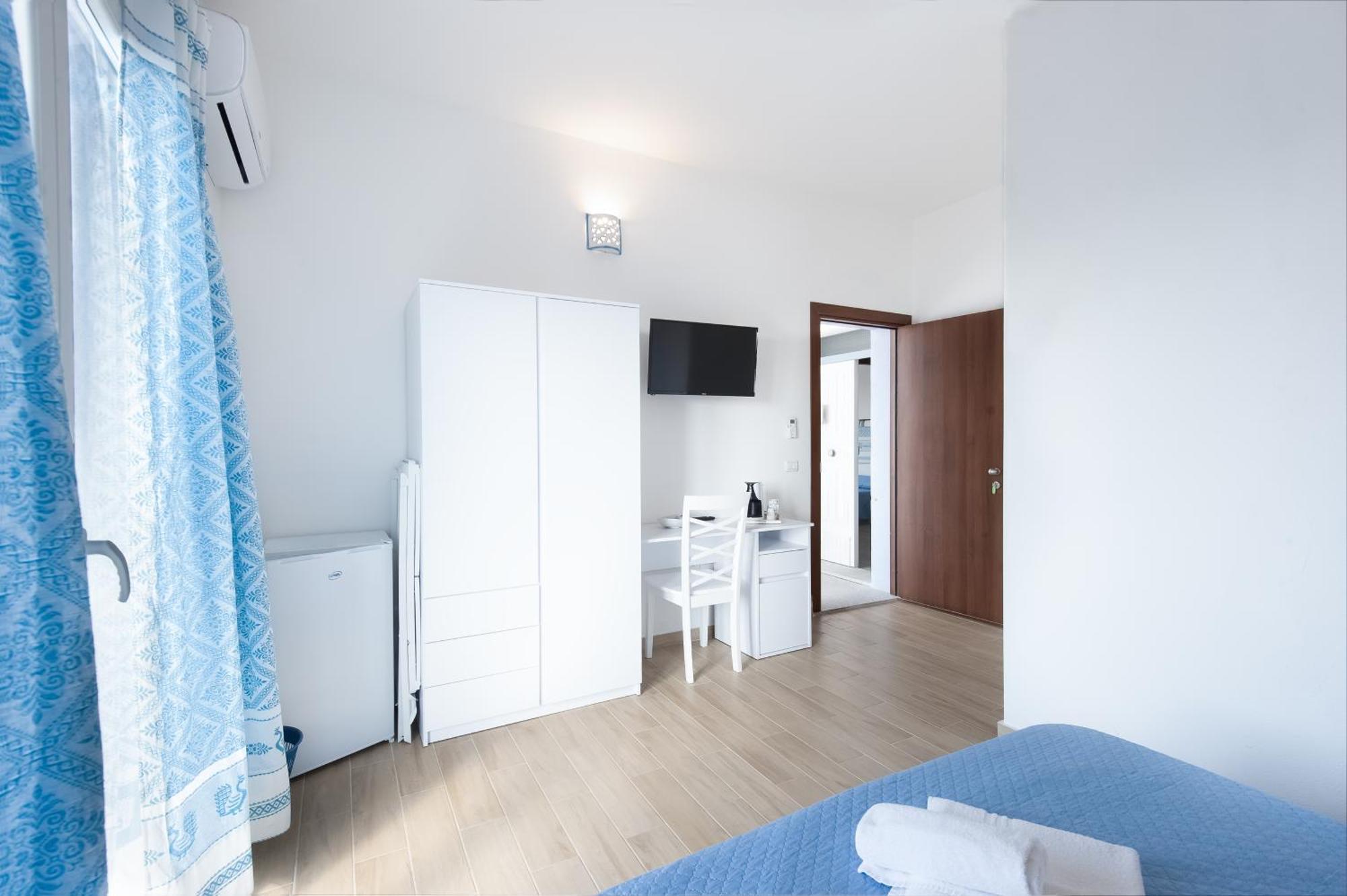 Beb Con Piscina Villa Del Borgo Badesi Exterior photo