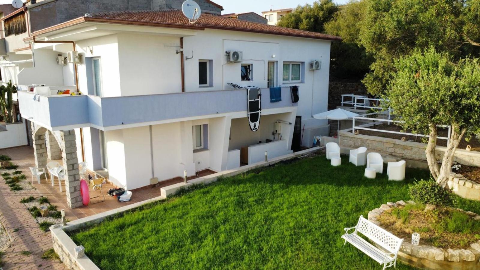 Beb Con Piscina Villa Del Borgo Badesi Exterior photo