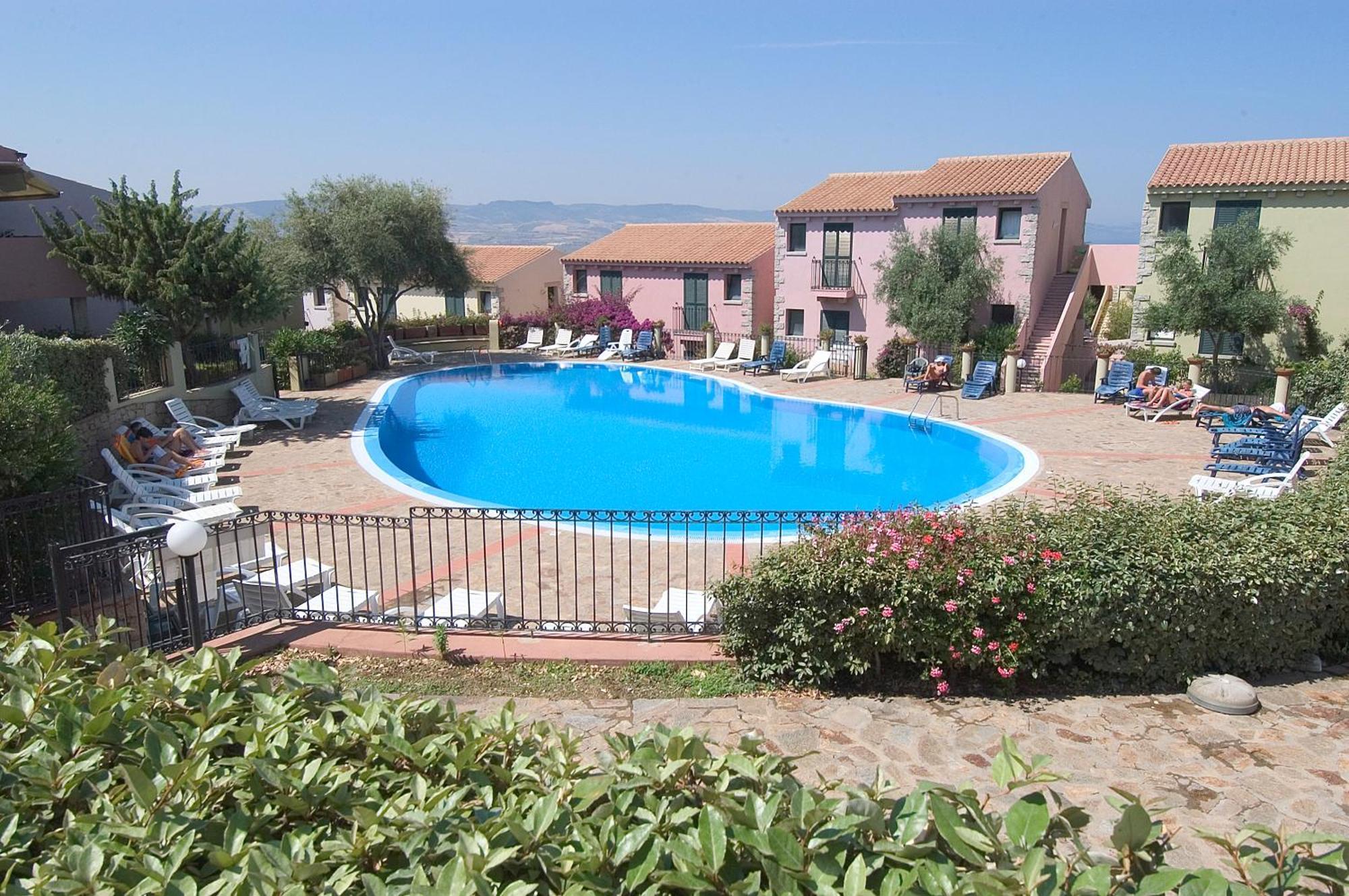 Beb Con Piscina Villa Del Borgo Badesi Exterior photo